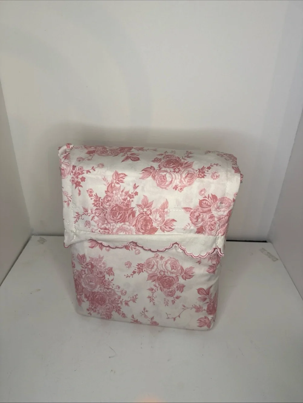 Classic Pink Floral Pillowcase Set - White and Pink